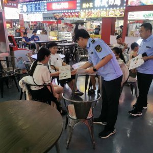 潁上縣市場監(jiān)督管理局開展“餐餐光盤 拒絕‘?！纭蔽拿鞑妥佬麄骰顒?dòng)