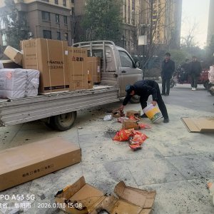 貨車起火險象生  保安挺身化險情